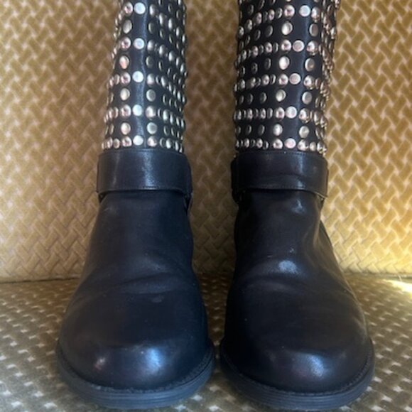 STUART WEITZMAN Black Leather Silver Stud Cushion Strap Pull on Harness Boots 8M - Picture 16 of 16